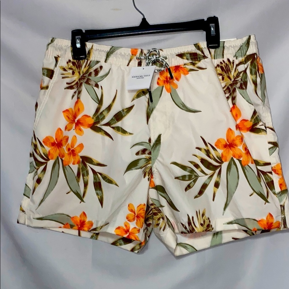 NEW American Eagle‎ Outfitters SIZE MEDIUM 5.5” LENGTH SWIM TRUNK-TROPICAL PRINT